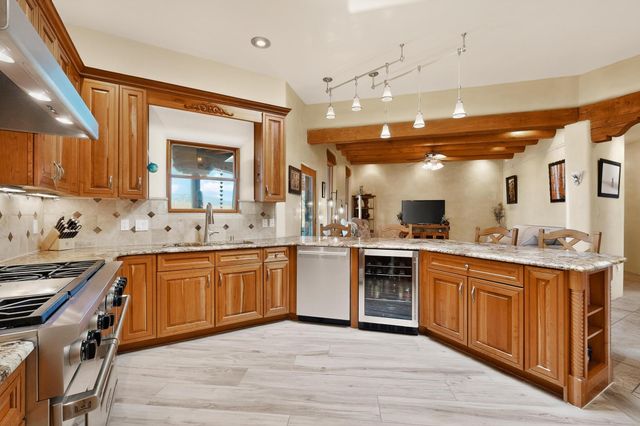 20 Vista Calabasas, Santa Fe, NM 87506