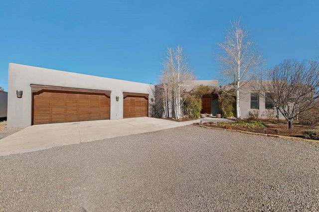20 Vista Calabasas, Santa Fe, NM 87506
