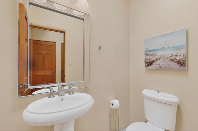 20 Vista Calabasas, Santa Fe, NM 87506