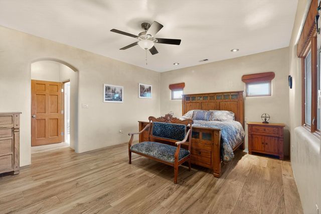 20 Vista Calabasas, Santa Fe, NM 87506