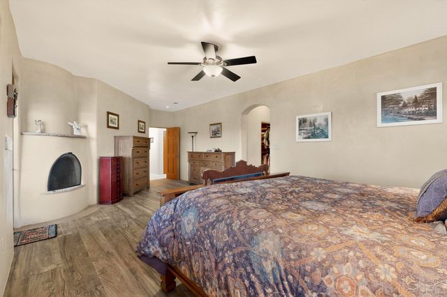 20 Vista Calabasas, Santa Fe, NM 87506