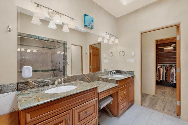 20 Vista Calabasas, Santa Fe, NM 87506