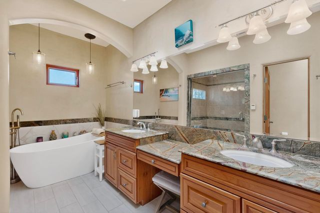 20 Vista Calabasas, Santa Fe, NM 87506