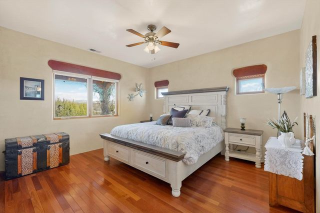 20 Vista Calabasas, Santa Fe, NM 87506