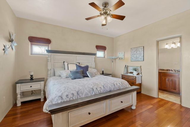 20 Vista Calabasas, Santa Fe, NM 87506