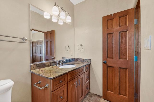 20 Vista Calabasas, Santa Fe, NM 87506