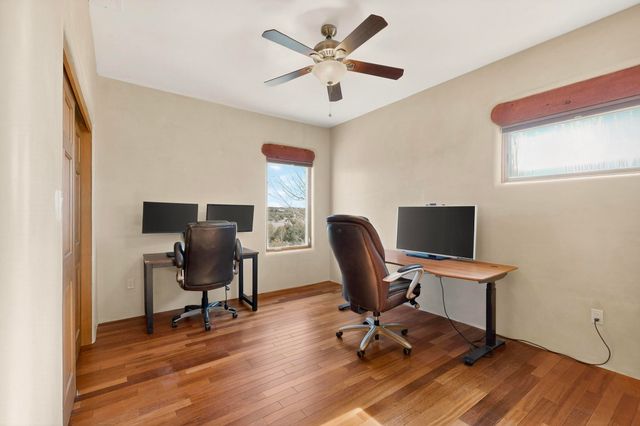 20 Vista Calabasas, Santa Fe, NM 87506