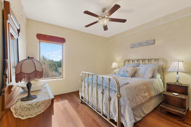 20 Vista Calabasas, Santa Fe, NM 87506