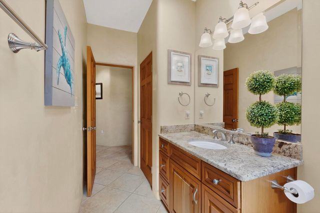 20 Vista Calabasas, Santa Fe, NM 87506