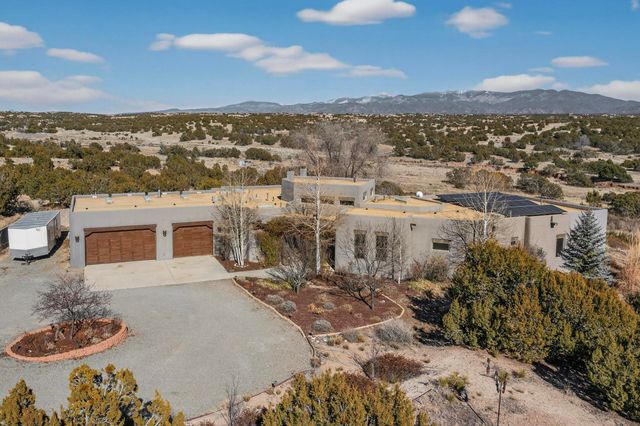 20 Vista Calabasas, Santa Fe, NM 87506
