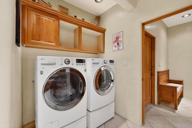 20 Vista Calabasas, Santa Fe, NM 87506