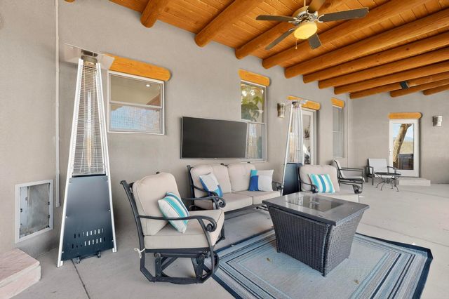 20 Vista Calabasas, Santa Fe, NM 87506