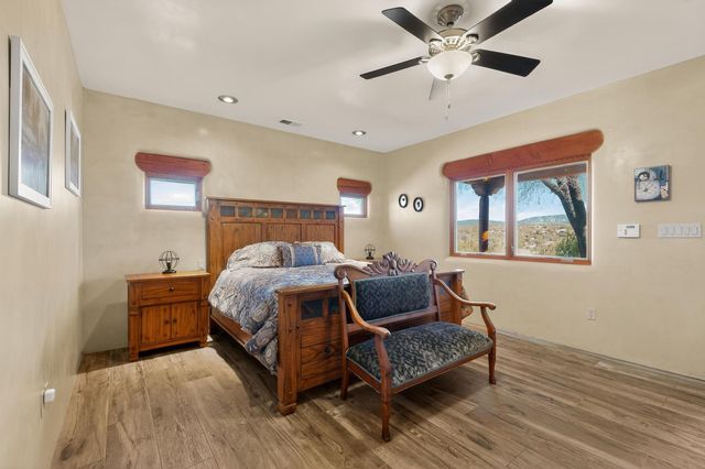 20 Vista Calabasas, Santa Fe, NM 87506