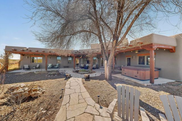 20 Vista Calabasas, Santa Fe, NM 87506