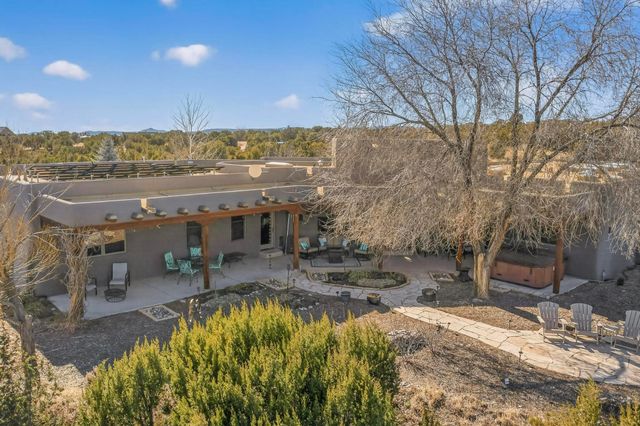 20 Vista Calabasas, Santa Fe, NM 87506