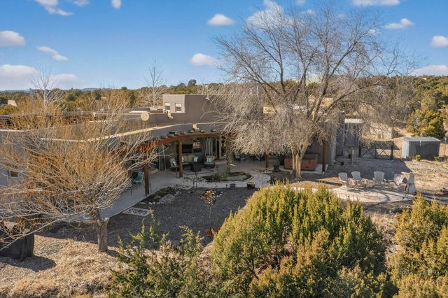 20 Vista Calabasas, Santa Fe, NM 87506