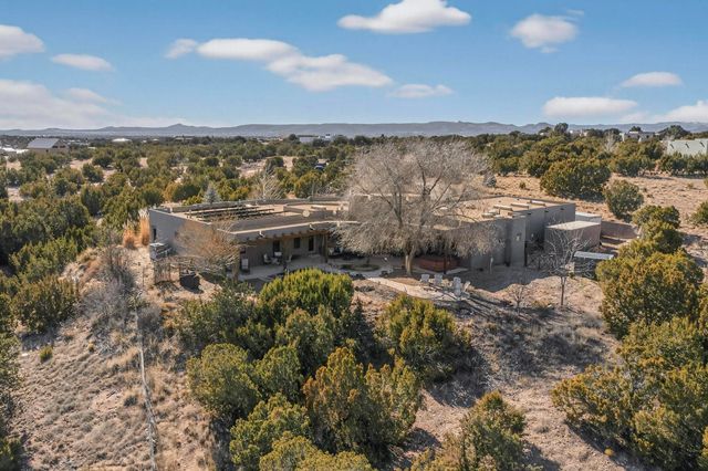 20 Vista Calabasas, Santa Fe, NM 87506