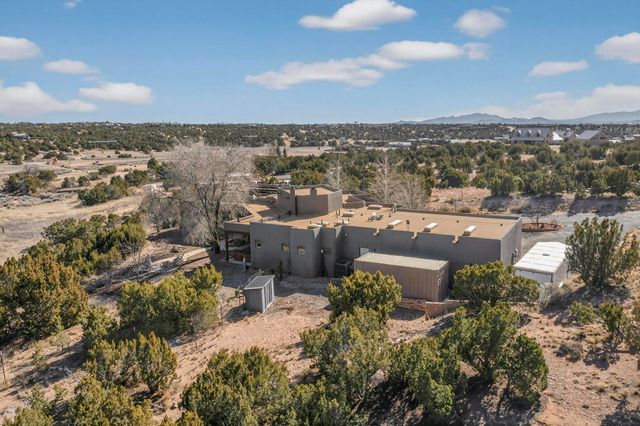 20 Vista Calabasas, Santa Fe, NM 87506