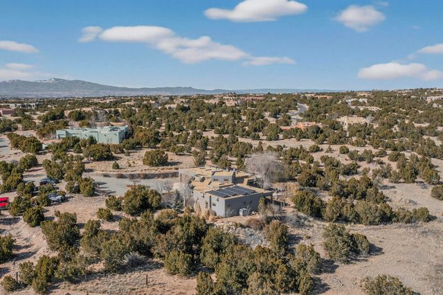 20 Vista Calabasas, Santa Fe, NM 87506