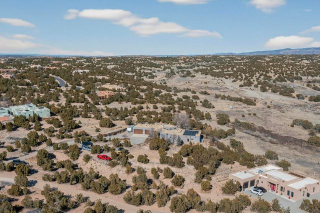 20 Vista Calabasas, Santa Fe, NM 87506