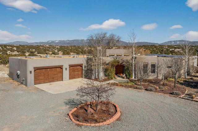 20 Vista Calabasas, Santa Fe, NM 87506