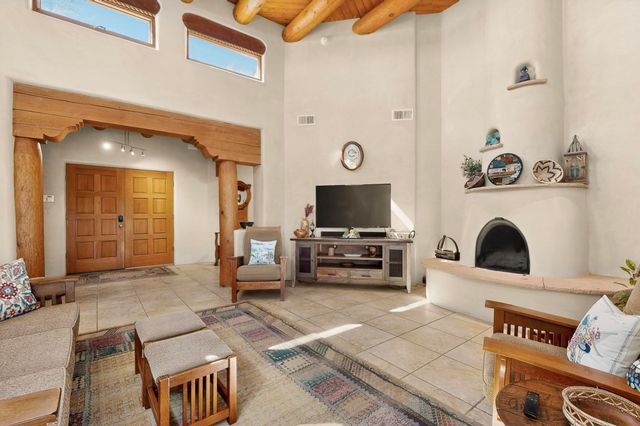 20 Vista Calabasas, Santa Fe, NM 87506