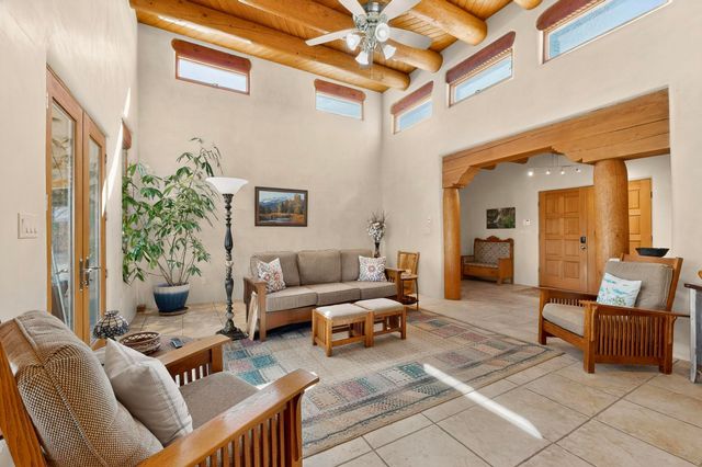 20 Vista Calabasas, Santa Fe, NM 87506
