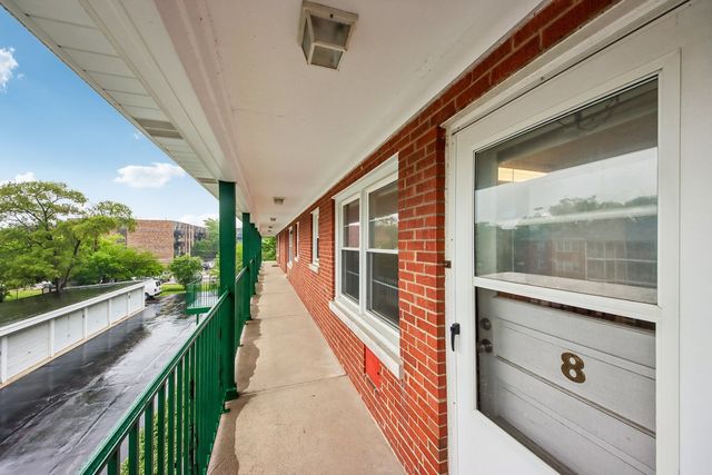 1855 Parkside Drive 8, Park Ridge, IL 60068