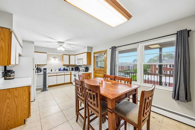 1855 Parkside Drive 8, Park Ridge, IL 60068