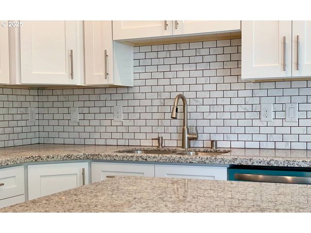 10703 Ne 70TH St, Vancouver, WA 98662