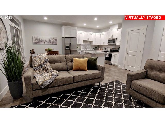 10703 Ne 70TH St, Vancouver, WA 98662