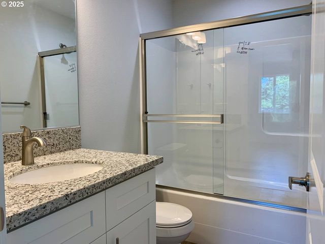 10703 Ne 70TH St, Vancouver, WA 98662