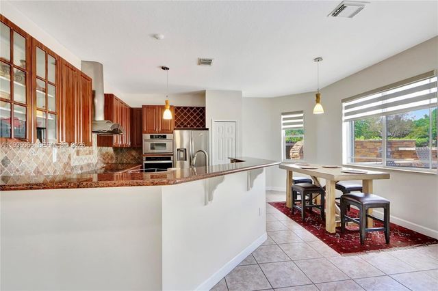 6502 SW 162nd Ct, Miami, FL 33193