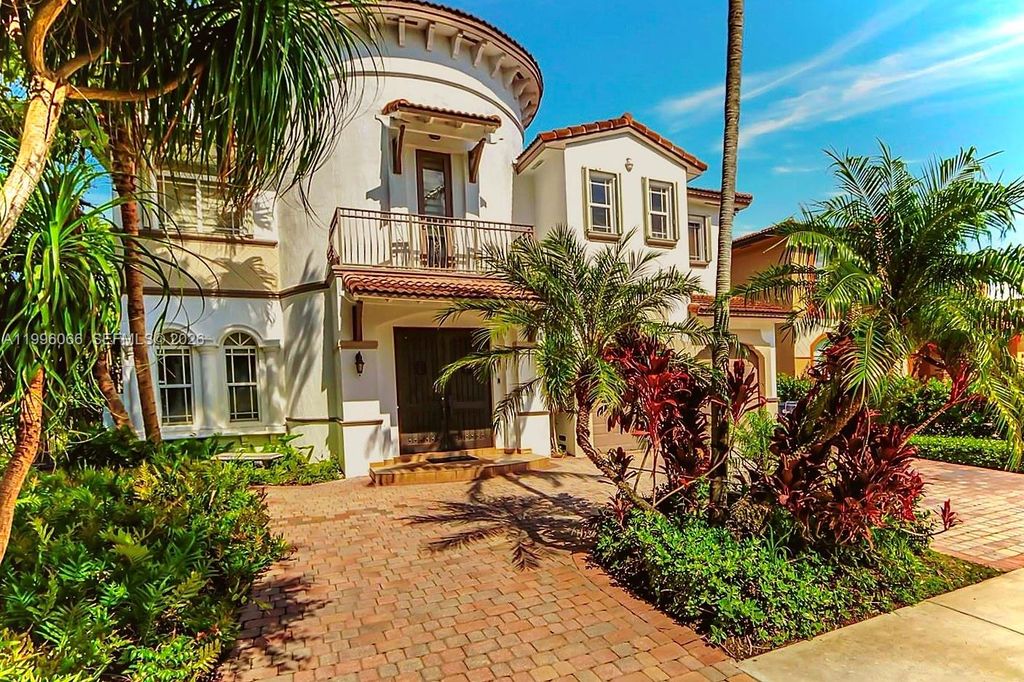 6502 SW 162nd Ct, Miami, FL 33193