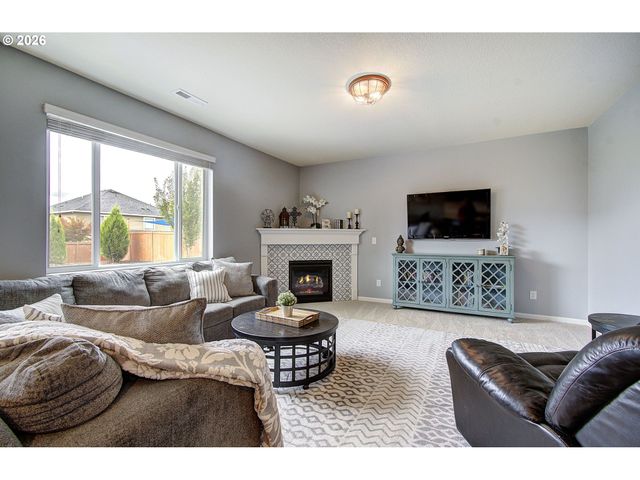 915 N GIBERT Ct, Ridgefield, WA 98642