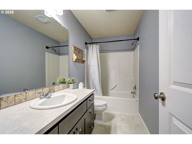 915 N GIBERT Ct, Ridgefield, WA 98642