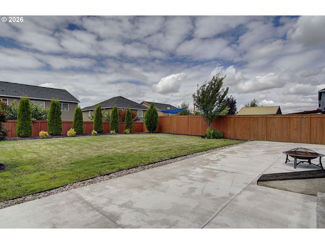 915 N GIBERT Ct, Ridgefield, WA 98642