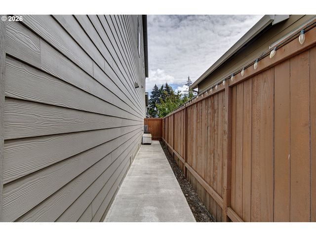 915 N GIBERT Ct, Ridgefield, WA 98642
