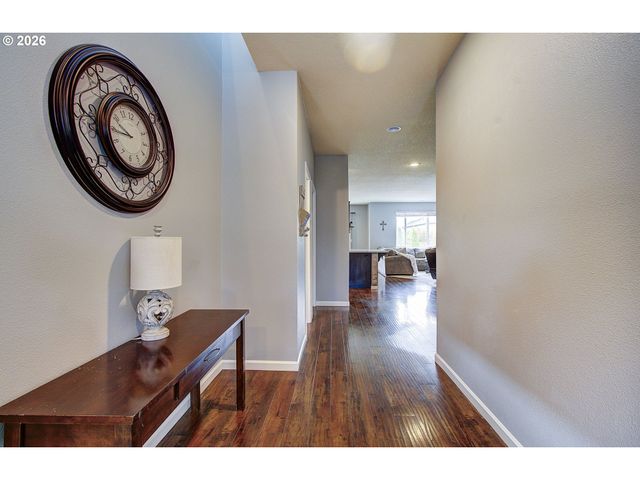 915 N GIBERT Ct, Ridgefield, WA 98642