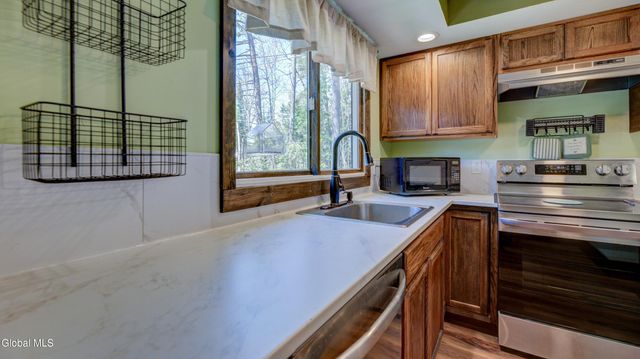 1282 County Highway 110, Broadalbin, NY 12025