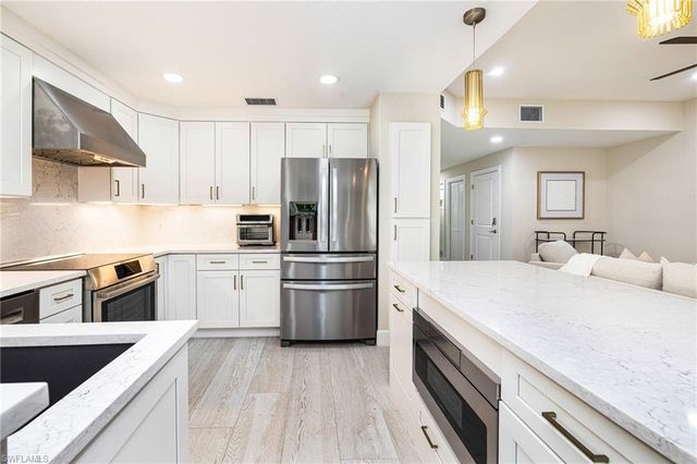 19071 Ridgepoint DR 102, Estero, FL 33928