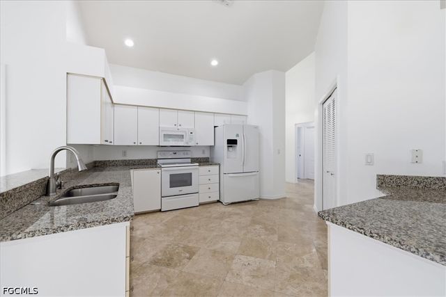 8137 Breton CIR, Fort Myers, FL 33912