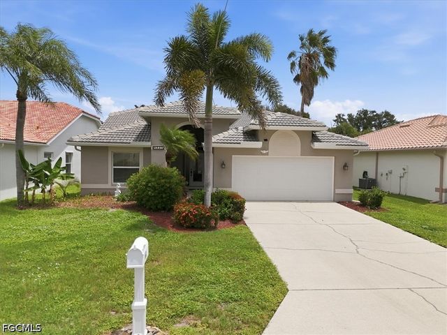 8137 Breton CIR, Fort Myers, FL 33912