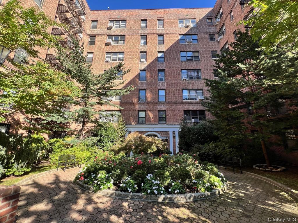 67-35 Yellowstone Boulevard 7E, Forest Hills, NY 11375