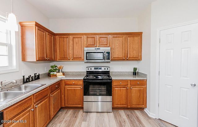 828 Jade Lane, Winterville, NC 28590