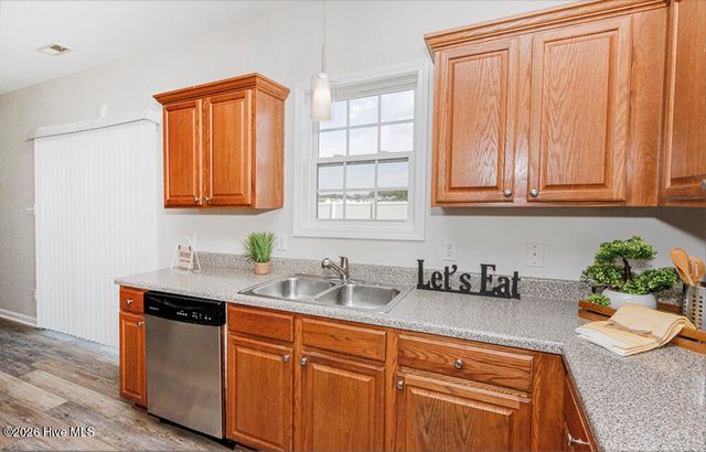 828 Jade Lane, Winterville, NC 28590