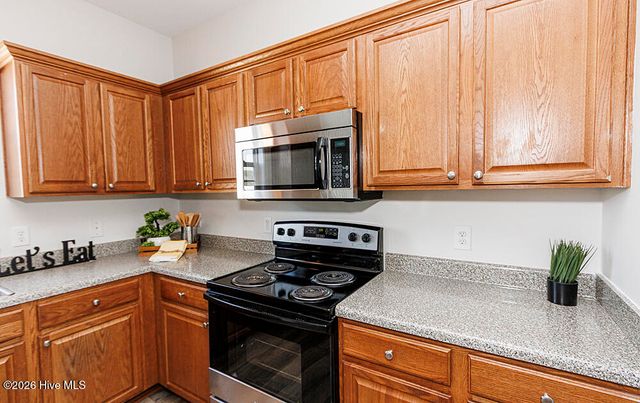 828 Jade Lane, Winterville, NC 28590