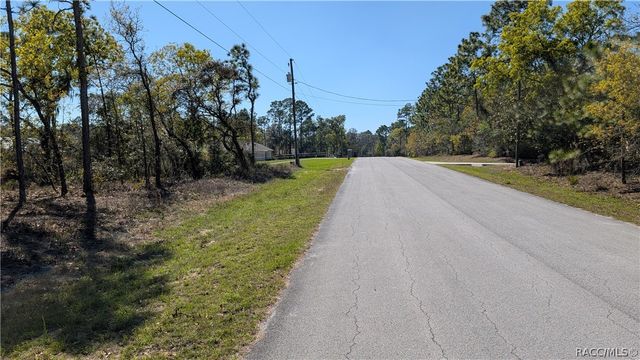 5824 W Corral Place, Beverly Hills, FL 34465