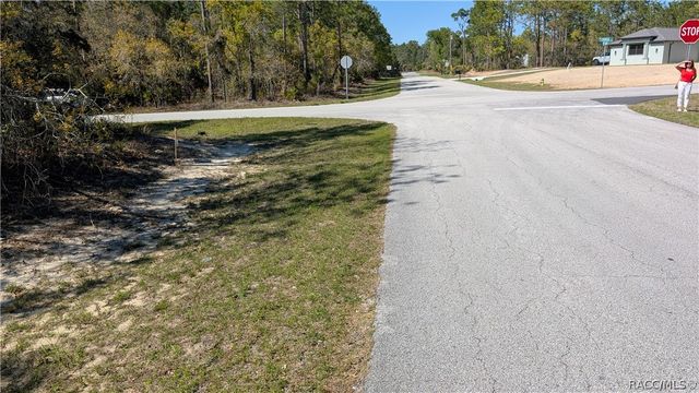 5824 W Corral Place, Beverly Hills, FL 34465