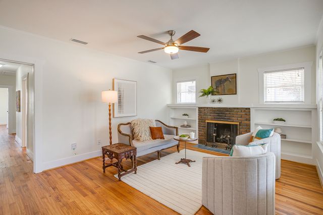 1105 Mistletoe Drive, Fort Worth, TX 76110